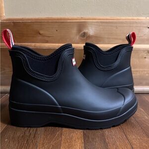 Women’s hunter boots black size 8 brand new